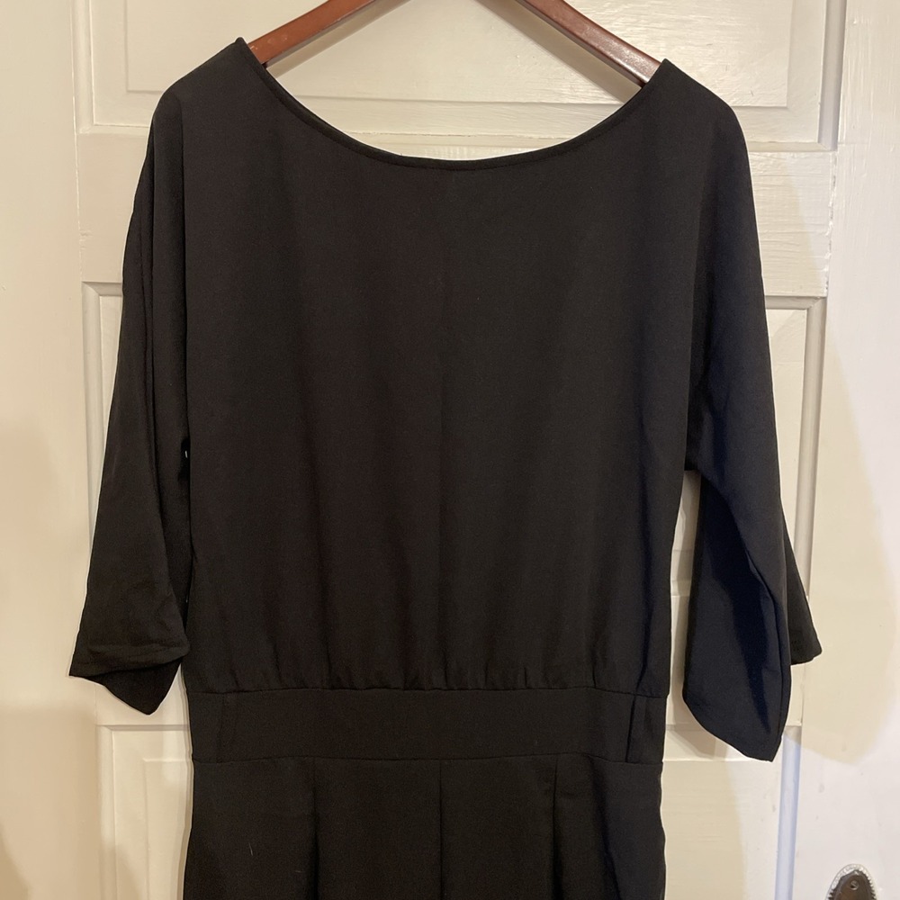 New Unworn Black Dress Romper Straight Legged Pants 3/4 Straight Sleeves Large